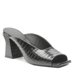 Klapki Furla. Czarne klapki damskie Furla, bez wzorów, bez obcasa, bez zapięcia. Za 1,649.00 zł.