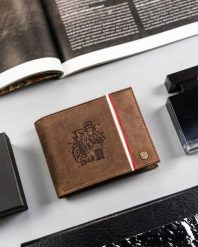 Portfel patriotyczny Peterson [DH] PTN 304PW-01 brązowy. Brązowe portfele męskie Peterson, bez wzorów, ze skóry. Za 104.00 zł.