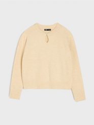 Sweter z dekoltem w kształcie łezki - kremowy. Białe swetry nierozpinane damskie Sinsay, l, bez wzorów, bez kołnierzyka, bez ramiączek. Za 59.99 zł.