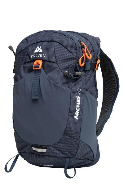 Plecak turystyczny Arches 20. Czarne plecaki męskie VOLVEN, bez wzorów, z materiału. Za 299.99 zł.