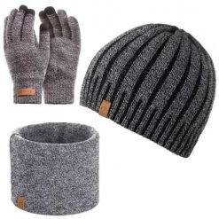 Zestaw męski Brødrene czapka komin rękawiczki P1088 j. szary. Szare rękawiczki męskie na zimę, bez wzorów, z polaru. Za 124.99 zł.