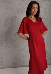 Czerwona Zwiewna Sukienka Wieczorowa VICES z Aplikacją 3D w Kształcie Kwiatu Themira. Czerwone sukienki damskie Renee, l, z aplikacjami, eleganckie, bez kołnierzyka, bez ramiączek, midi, kopertowe. Za 149.99 zł.