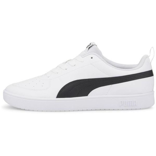 Buty męskie Puma Rickie. Białe buty sportowe męskie Puma, bez wzorów, ze skóry ekologicznej, bez zapięcia. Za 215.99 zł.