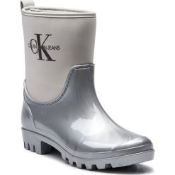 Kalosze CALVIN KLEIN JEANS - Philippa RE9811 Silver. Szare kalosze damskie Calvin Klein Jeans, bez wzorów, z jeansu, bez zapięcia. W wyprzedaży za 309.00 zł.