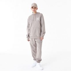 Oversizowa bluza z kapturem New York Yankees League Essential. Brązowe bluzy damskie New Era, xl, bez wzorów, z bawełny, bez ramiączek, z kapturem. Za 374.15 zł.