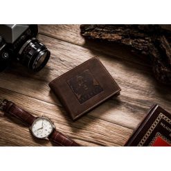 Peterson Portfel męski z tłoczonym wizerunkiem Boba Marleya Peterson NoSize. Portfele męskie Peterson, bez wzorów. Za 185.42 zł.