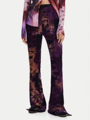 Desigual Spodnie materiałowe Lua 24WWPK05 Fioletowy Slim Fit. Fioletowe spodnie materiałowe damskie Desigual, bez wzorów, z materiału. Za 209.99 zł.
