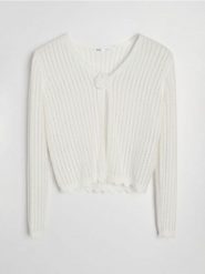 Bawełniany ażurowy sweter z kwiatkiem 3D - kremowy. Białe swetry nierozpinane damskie Sinsay, l, w ażurowe wzory, z bawełny, bez kołnierzyka, bez ramiączek. Za 49.99 zł.