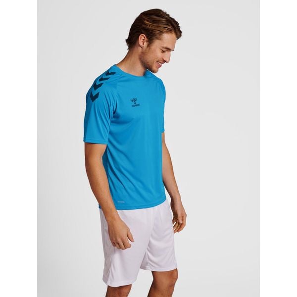 Hummel Core XK Poly T-Shirt S/S. Niebieskie koszulki sportowe męskie Hummel, m, bez wzorów, bez ramiączek, do piłki nożnej. Za 113.00 zł.