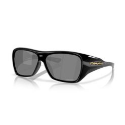 Okulary Mężczyzna OAKLEY CHAMINADE UNISEX. Czarne okulary przeciwsłoneczne damskie Oakley. W wyprzedaży za 960.90 zł.
