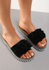 Czarne Klapki na Podeszwie z Nitami Zdobione Kwiatową Aplikacją Althala. Czarne klapki damskie Renee, na lato, z aplikacjami, eleganckie, bez obcasa, na płaskiej podeszwie, bez zapięcia. Za 69.99 zł.