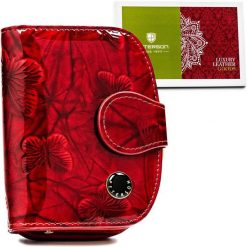 Portfel damski Peterson PTN 43972-BFBC czerwony. Czerwone portfele damskie Peterson, ze skóry. Za 97.99 zł.