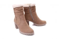 RIEKER Y2594-20 brown, botki damskie. Brązowe botki damskie Rieker, na zimę, bez wzorów, bez obcasa, na obcasie, bez zapięcia. Za 329.90 zł.