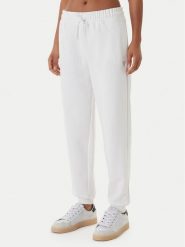 Guess Spodnie dresowe V6GB11 K3095 Biały Regular Fit. Białe spodnie dresowe damskie Guess, z aplikacjami, z dresówki. Za 294.99 zł.