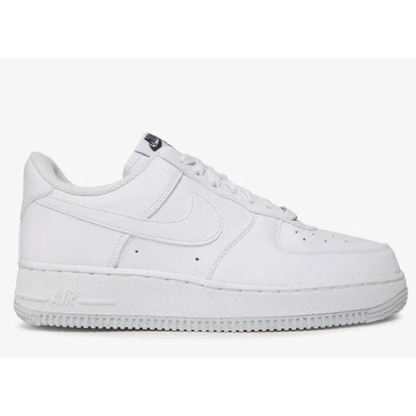 Buty Damskie Sportowe Nike W Air Force 1 '07 Next Nature. Białe obuwie sportowe damskie Nike, bez wzorów, bez zapięcia, trekkingowe, Nike Air Force. Za 519.99 zł.
