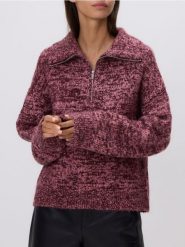 Wzorzysty sweter z kołnierzykiem - bordowy. Czerwone swetry nierozpinane damskie Reserved, l, bez wzorów, z dzianiny, bez kołnierzyka, bez ramiączek. Za 159.99 zł.