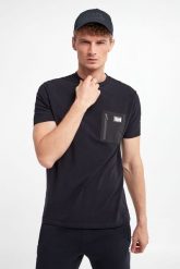 T-shirt męski KARL LAGERFELD. T-shirty męskie KARL LAGERFELD, m, bez wzorów, bez kołnierzyka, bez ramiączek. W wyprzedaży za 279.30 zł.