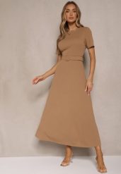Ciemnobeżowa Sukienka o Rozkloszowanym Kroju z Ozdobnym Paskiem Desiliena. Brązowe sukienki damskie Renee, na spotkanie biznesowe, m, bez wzorów, z denimu, eleganckie, bez kołnierzyka, bez ramiączek, maxi, kopertowe. Za 109.99 zł.