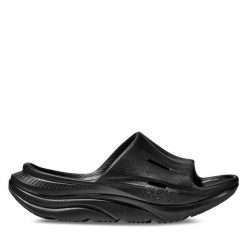 Klapki Hoka. Czarne klapki damskie HOKA, bez wzorów, sportowe, bez obcasa, bez zapięcia. Za 239.99 zł.