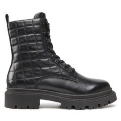 Trapery Lasocki. Czarne trapery damskie Lasocki, bez zapięcia. Za 139.99 zł.