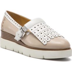 Półbuty GEOX - D Kattilou E D827PE 00085 CH61Z Lt Taupe/White. Brązowe półbuty damskie Geox, bez wzorów, z materiału, bez obcasa, na koturnie, bez zapięcia. W wyprzedaży za 299.00 zł.