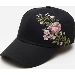 Czapka z kwiatowym haftem - Czarny. Czarne czapki damskie House, bez wzorów. Za 29.99 zł.