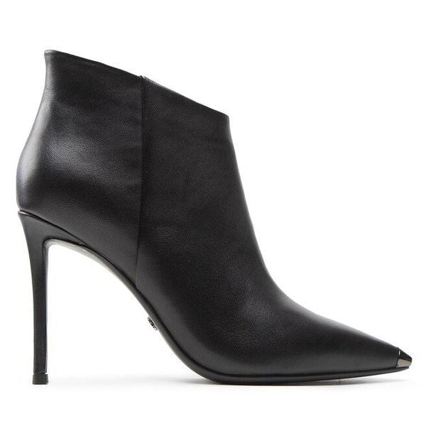 Botki Rage Age. Czarne botki damskie Rage Age, bez wzorów, bez obcasa, na szpilce, bez zapięcia. Za 589.99 zł.