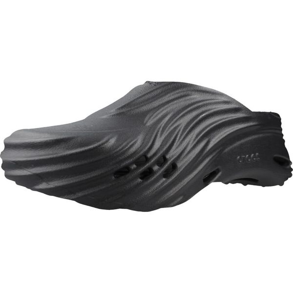 Sandały CROCS 210521C Czarny. Czarne sandały męskie Crocs, bez wzorów, z gumy, bez zapięcia. Za 351.60 zł.