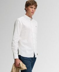 Superdry Klasyczna koszula Oxford z długim rękawem z bawełny organicznej. Białe koszule damskie Superdry, xl, bez wzorów, z bawełny, klasyczne, bez kołnierzyka, bez ramiączek. Za 324.25 zł.