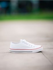 Trampki - biały. Białe trampki i tenisówki damskie Sinsay, bez wzorów, bez zapięcia. Za 29.99 zł.