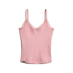 Krótki top z koronkową lamówką dla kobiet Superdry Essential. Czerwone topy damskie Superdry, bez wzorów, z koronki, bez kołnierzyka, bez ramiączek. W wyprzedaży za 104.75 zł.
