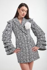 Płaszcz damski CUSTOMMADE. Płaszcze damskie Custommade, s, bez wzorów, bez kołnierzyka, bez kaptura. W wyprzedaży za 1,319.17 zł.