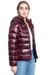 KURTKA DAMSKA WRANGLER SHORT PUFFER TAWNY PORT W4N1V0X7O 112129159. Brązowe kurtki damskie Wrangler, na zimę, xs, bez wzorów, z puchu, bez kaptura. W wyprzedaży za 129.99 zł.