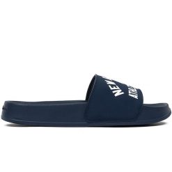 Klapki męskie New Balance SMF200K3 – granatowe. Niebieskie klapki męskie New Balance, bez wzorów, bez zapięcia. Za 119.99 zł.