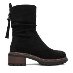 Botki Clara Barson. Czarne botki damskie Clara Barson, bez wzorów, bez obcasa, na płaskiej podeszwie, bez zapięcia. Za 169.99 zł.