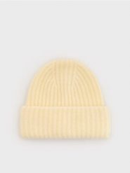 Czapka beanie z dodatkiem moheru - złamana biel. Czapki damskie Reserved, bez wzorów. W wyprzedaży za 59.99 zł.