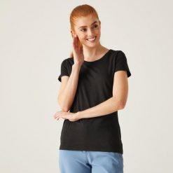 Koszulka damska Carlie. Czarne bluzki damskie Regatta, s, bez wzorów, sportowe, bez kołnierzyka, bez ramiączek. W wyprzedaży za 49.99 zł.