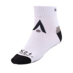 Skarpety sportowe Karakal X2+ Sports Ankle Socks. Białe skarpetki damskie KARAKAL, bez wzorów. Za 34.99 zł.