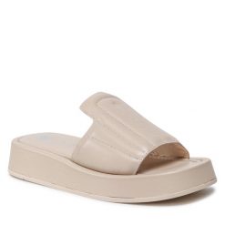Klapki Nessi. Brązowe klapki damskie Nessi, bez wzorów, bez obcasa, bez zapięcia. Za 319.99 zł.