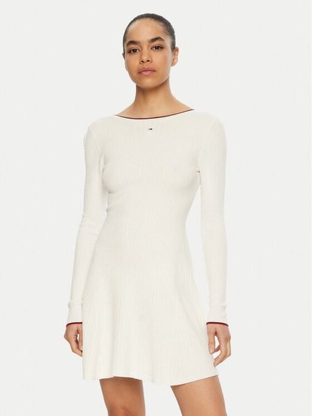 Tommy Jeans Sukienka dzianinowa DW0DW19469 Écru Slim Fit. Sukienki damskie Tommy Jeans, xl, bez wzorów, z dzianiny, bez kołnierzyka, bez ramiączek. Za 269.99 zł.