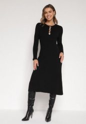 Czarna Dopasowana Sukienka z Prążkowanej Dzianiny z Wiskozą z Aplikacjami Tusmana. Czarne sukienki damskie Born2be, do pracy, m, z aplikacjami, z dzianiny, biznesowe, bez kołnierzyka, bez ramiączek, midi, dopasowane. Za 159.99 zł.