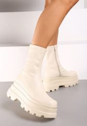 Beżowe Botki Workery na Grubej Podeszwie z Dopasowaną Cholewką Zapinane na Suwak Queniefra. Brązowe botki damskie Born2be, bez wzorów, z jeansu, eleganckie, z okrągłym noskiem, bez obcasa, na obcasie, bez zapięcia. Za 169.99 zł.