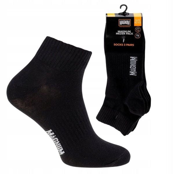 Skarpety sportowe męskie Magnum Mazer. Czarne skarpety męskie MAGNUM, bez wzorów. Za 37.49 zł.