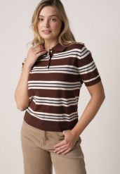 Brązowy T-shirt Typu Polo z Wiskozą Ozdobiony Guzikami i Paskami Esefia. Brązowe t-shirty damskie Born2be, m, bez wzorów, z jeansu, bez kołnierzyka, bez ramiączek. Za 119.99 zł.