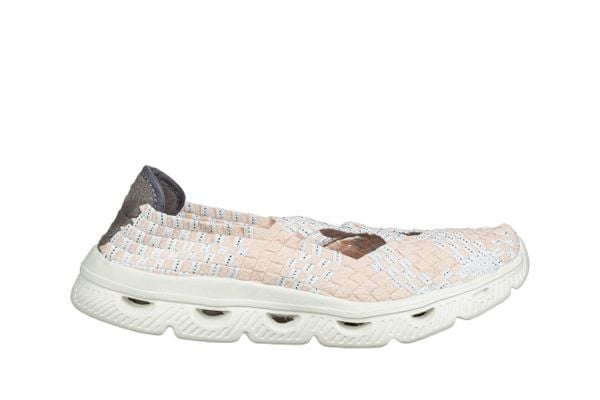 Półbuty Rock Djerba Light Nude 032032, Różowy, Materiał - 39. Czerwone obuwie sportowe damskie Rock Spring, na lato, bez wzorów, z materiału, rockowe, bez obcasa, bez zapięcia. W wyprzedaży za 134.10 zł.