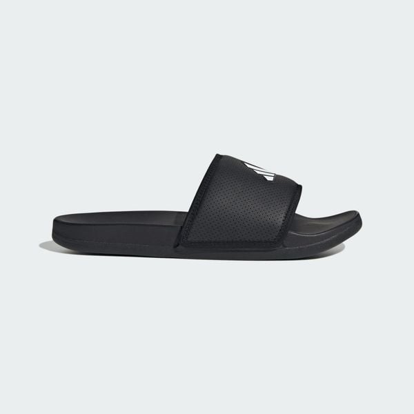 Klapki Adilette Komfort. Białe klapki damskie Adidas, z aplikacjami, z syntetyku, klasyczne, bez obcasa, bez zapięcia. Za 199.00 zł.