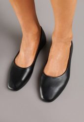 Czarne Balerinki o Klasycznym Fasonie ze Skórzaną Wkładką Offina. Czarne balerinki damskie Born2be, na lato, bez wzorów, eleganckie, bez obcasa, na obcasie, bez zapięcia. Za 79.99 zł.
