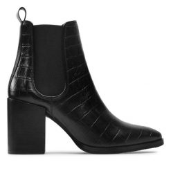 Botki Rage Age. Czarne botki damskie Rage Age, bez wzorów, bez obcasa, na słupku, bez zapięcia. Za 549.99 zł.