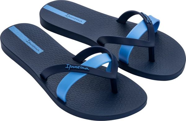 Ipanema Klapki Basenowe Damskie Ipanema Kirei Fem Navy/Blue R.38. Niebieskie klapki damskie Ipanema, bez wzorów, sportowe, bez obcasa, bez zapięcia. Za 99.99 zł.