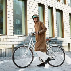 Weathergoods Sweden Imbris płaszcz przeciwdeszczowy camel. Zielone płaszcze damskie WEATHER GOODS, bez wzorów, sportowe, bez kołnierzyka, z kapturem. Za 877.49 zł.